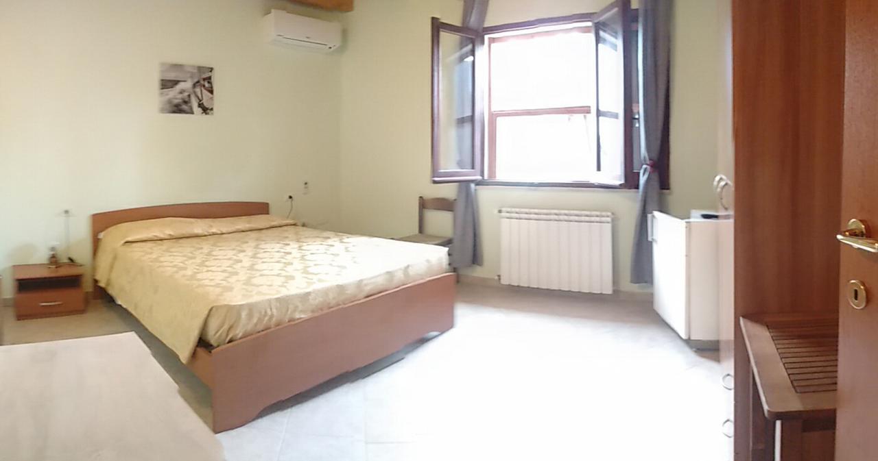 La Contea Bed & Breakfast ซานต์อันนาอาเรซี ภายนอก รูปภาพ